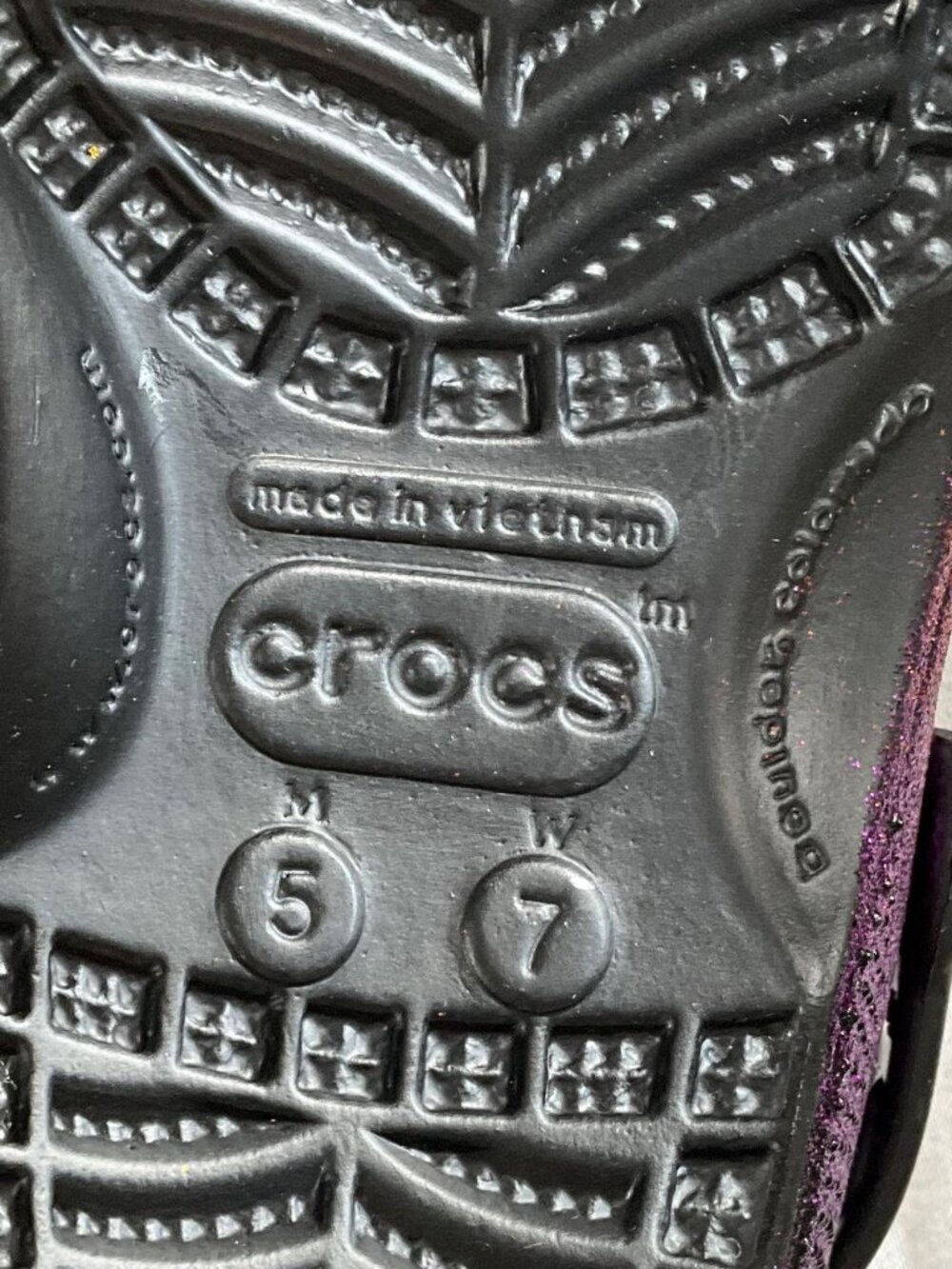 Unisex Crocs Hocus Pocus Special Edition Classic Clogs Comfort Shoes (M5 W7) - Picture 3 of 9